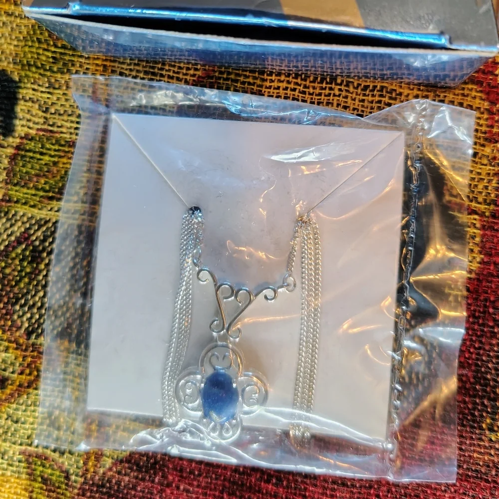 Avon 2005 Sterling Silver Open Work Lapis Blue Necklace NIB NOS - Picture 11 of 12